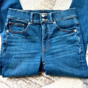 FABULOUS Express Stretch Cropped Legging Jeans!  EUC